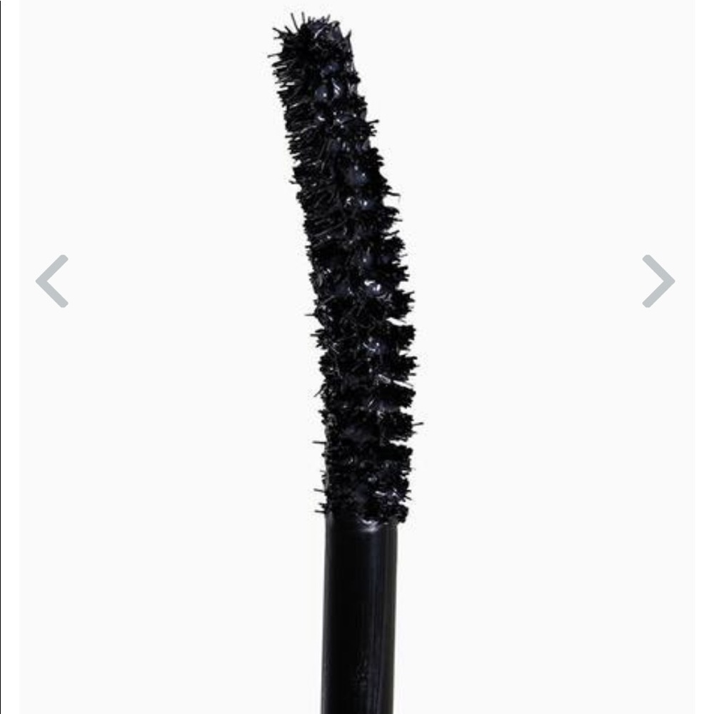 Babe Lash Nourishing Enriching Mascara in Black